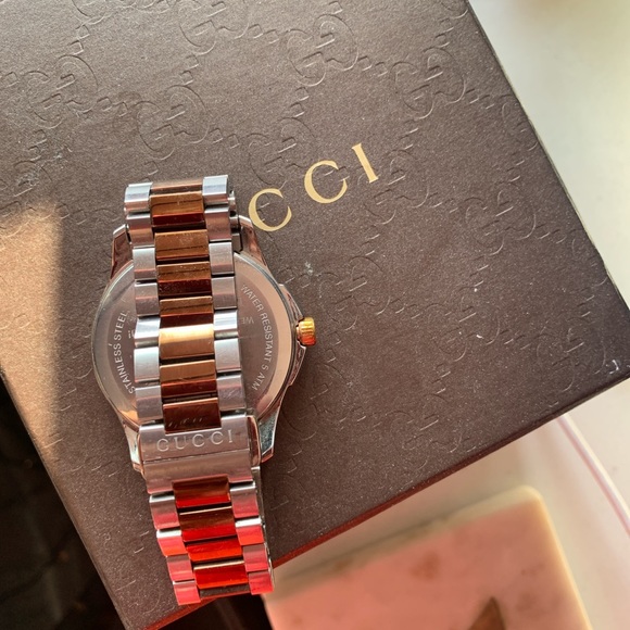 COPY - GUCCI WATCH PERFECT CONDITION - Picture 3 of 4